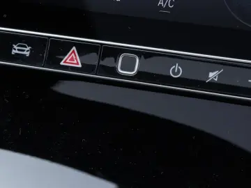 MERCEDES-BENZ GLC 300 e 4M AMG LED Pano AHK Burm3D 360 Night