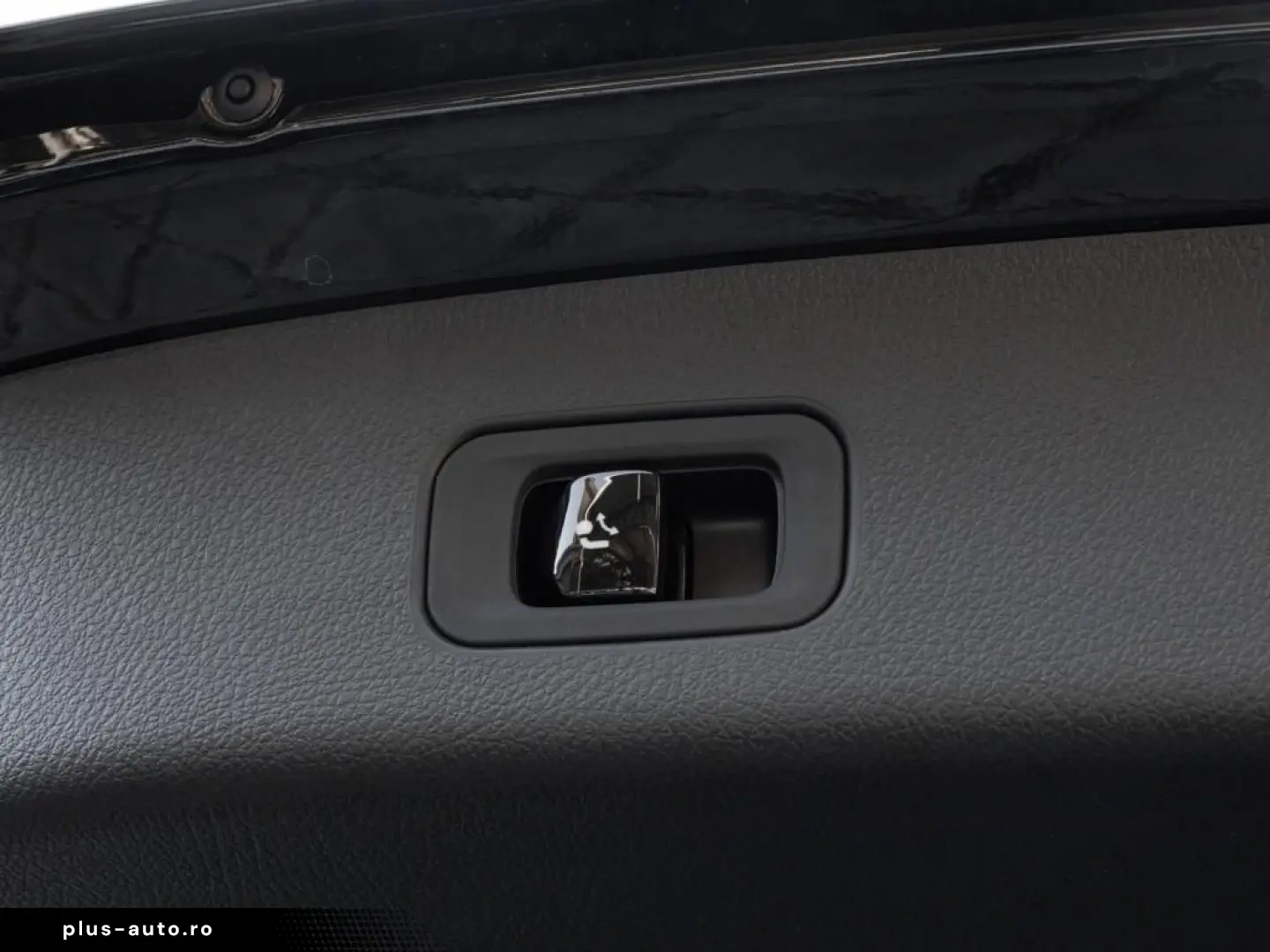 MERCEDES-BENZ GLC 300 e 4M AMG LED Pano AHK Burm3D 360 Night