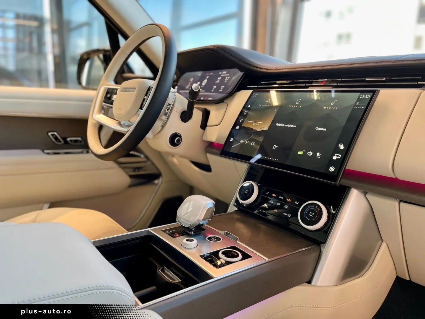 LAND ROVER Range Rover SV FULL Option 22 Zoll Meridian Sign