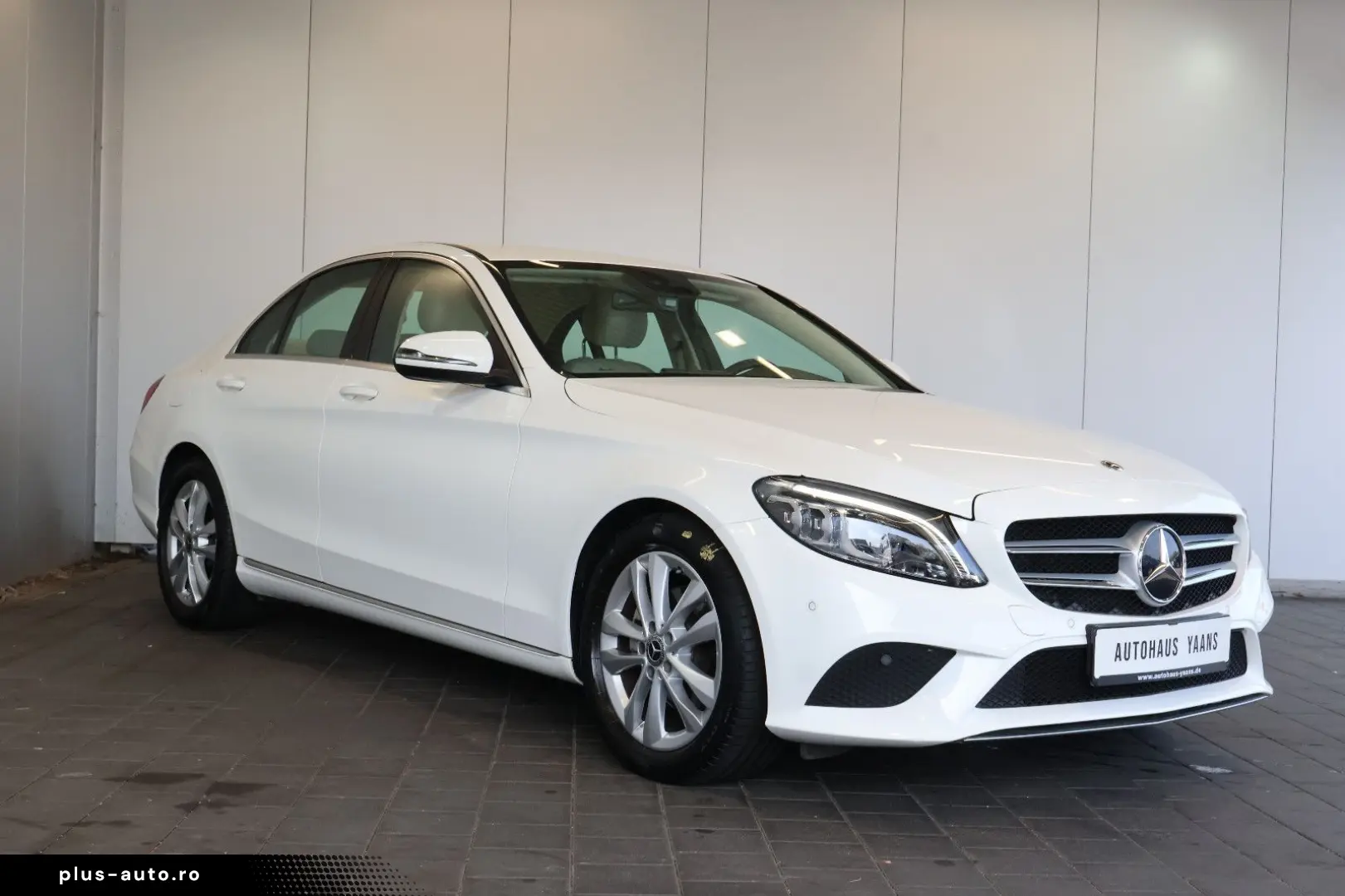 MERCEDES-BENZ C 220 d Avantgarde WIDE MULTIBEAM KAM LED AHK