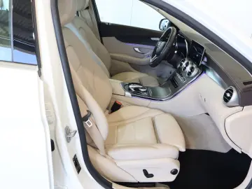 MERCEDES-BENZ C 220 d Avantgarde WIDE MULTIBEAM KAM LED AHK