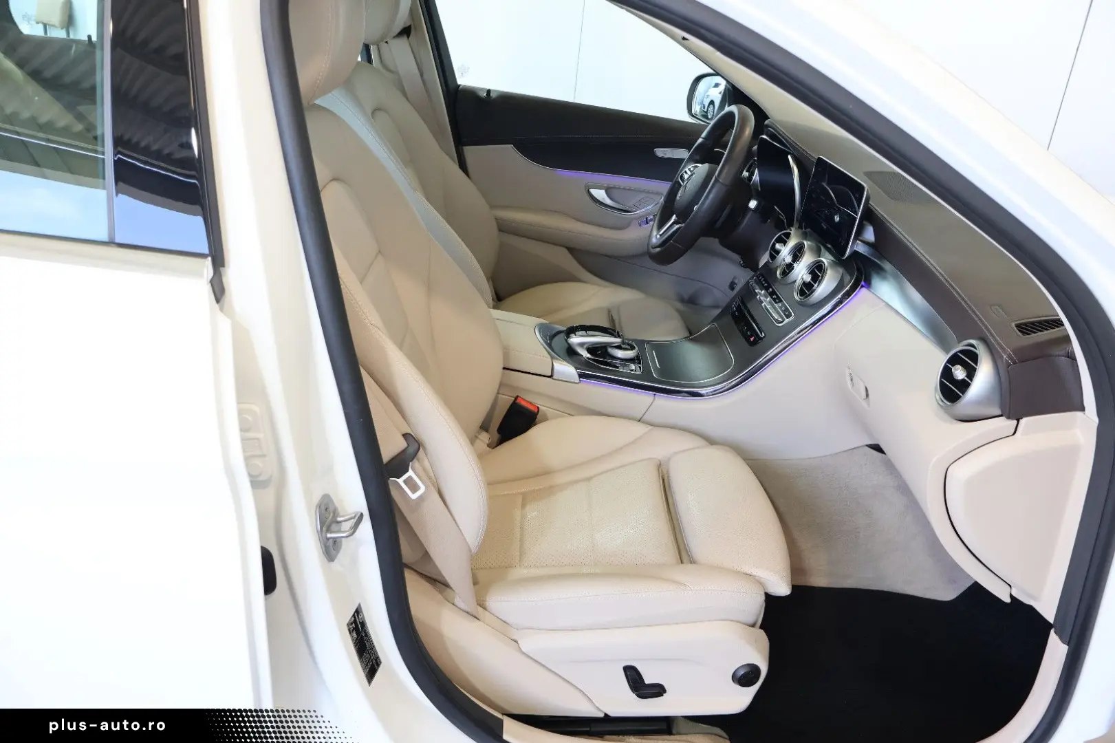 MERCEDES-BENZ C 220 d Avantgarde WIDE MULTIBEAM KAM LED AHK