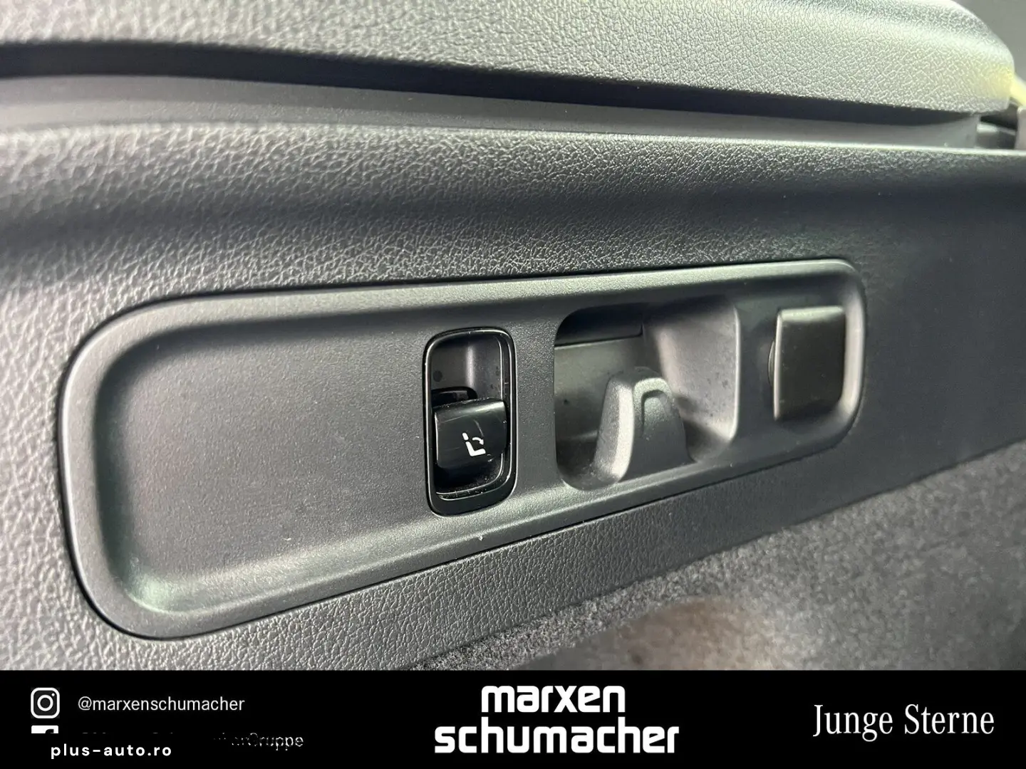 MERCEDES-BENZ GLC 300 de 4M AMG Pano Night Burm3D 36&hellip;