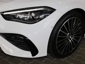 MERCEDES-BENZ CLE 200 Coupé AMG PANORAMA TOTWINKEL MEMORY 19