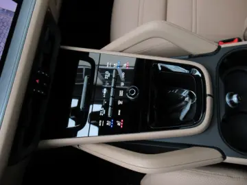 PORSCHE NEW COUPE E-H FOND-RSE HEAD SOFT SPORTSI BELÜ 22