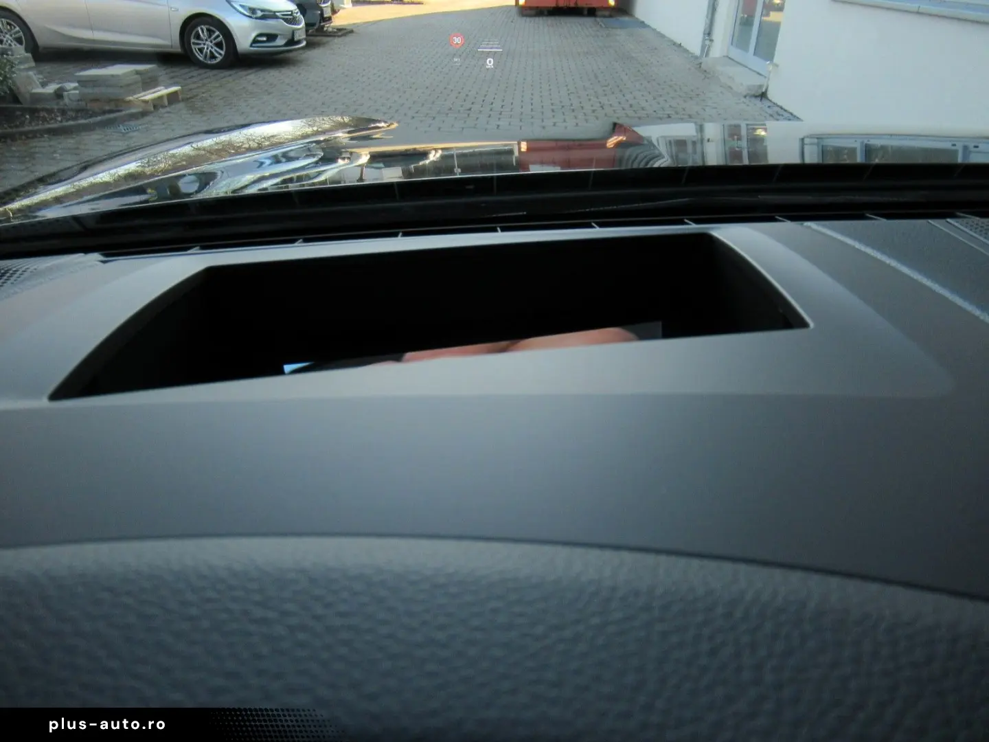 PORSCHE NEW COUPE E-H FOND-RSE HEAD SOFT SPORTSI BELÜ 22