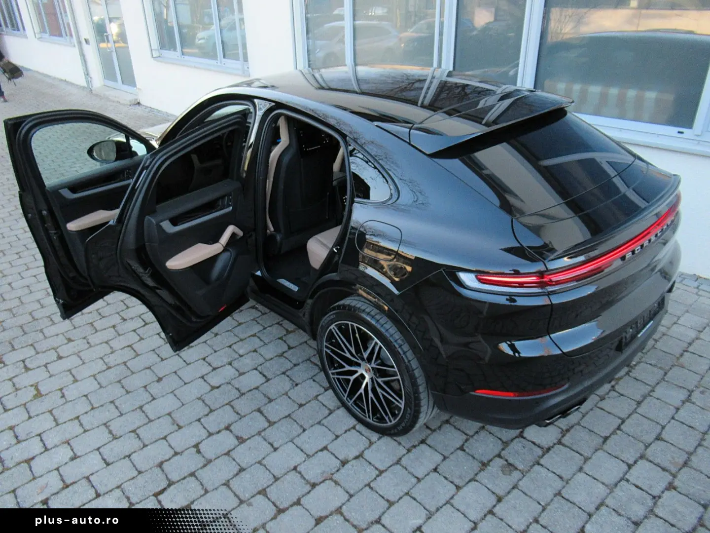 PORSCHE NEW COUPE E-H FOND-RSE HEAD SOFT SPORTSI BELÜ 22