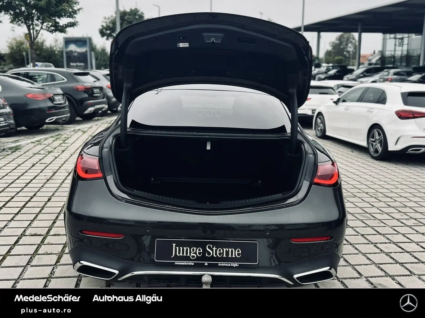 MERCEDES-BENZ CLE 220 d AMG 19  Pano D-Light AHK Mem&hellip;