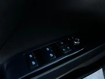 Toyota Camry Gen-Viii-2017