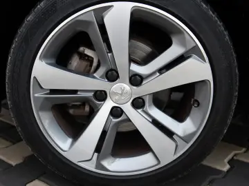 Peugeot 308 SW 1.2 e-THP Feline