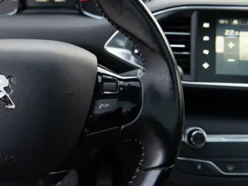 Peugeot 308 SW 1.2 e-THP Feline