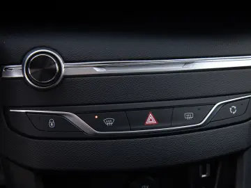 Peugeot 308 SW 1.2 e-THP Feline