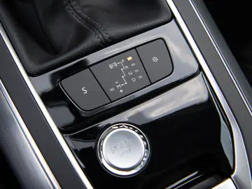 Peugeot 308 SW 1.2 e-THP Feline