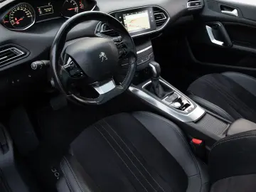 Peugeot 308 SW 1.2 e-THP Feline