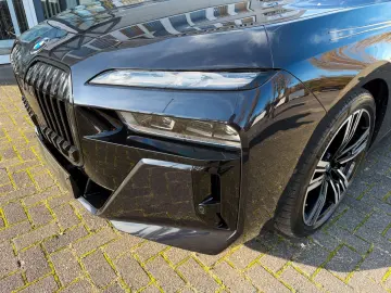 BMW 750 e xDrive M Sport Pro Fond Enter UPE180.000€