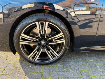 BMW 750 e xDrive M Sport Pro Fond Enter UPE180.000€