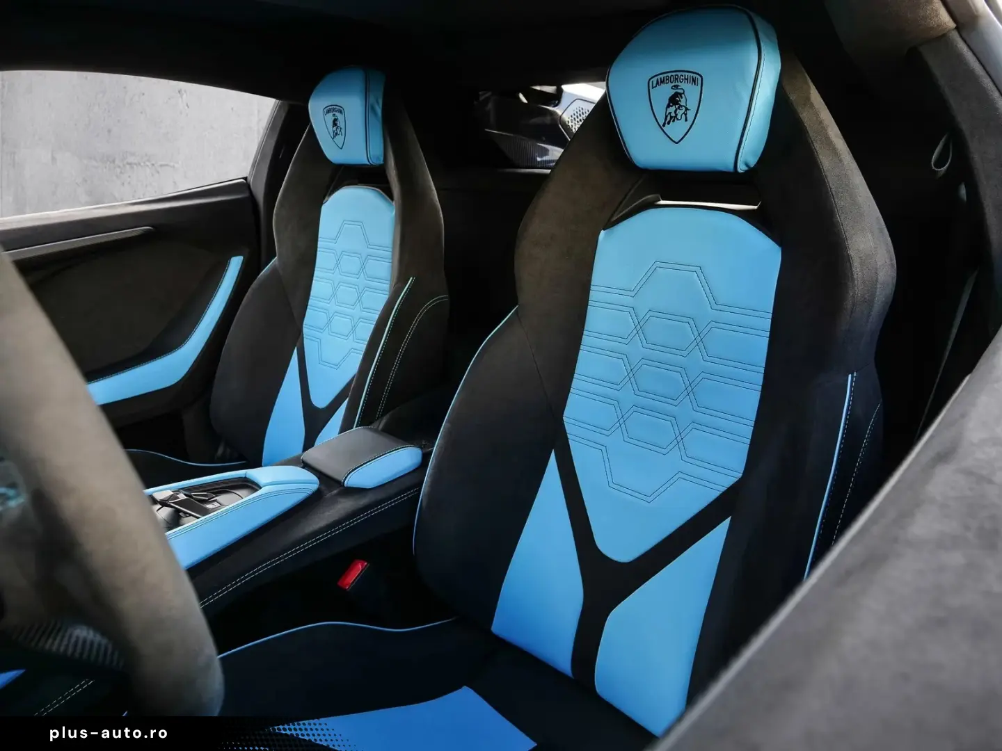 Lamborghini Revuelto