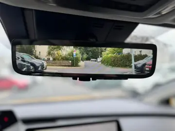 Toyota Prius PHEV Executive