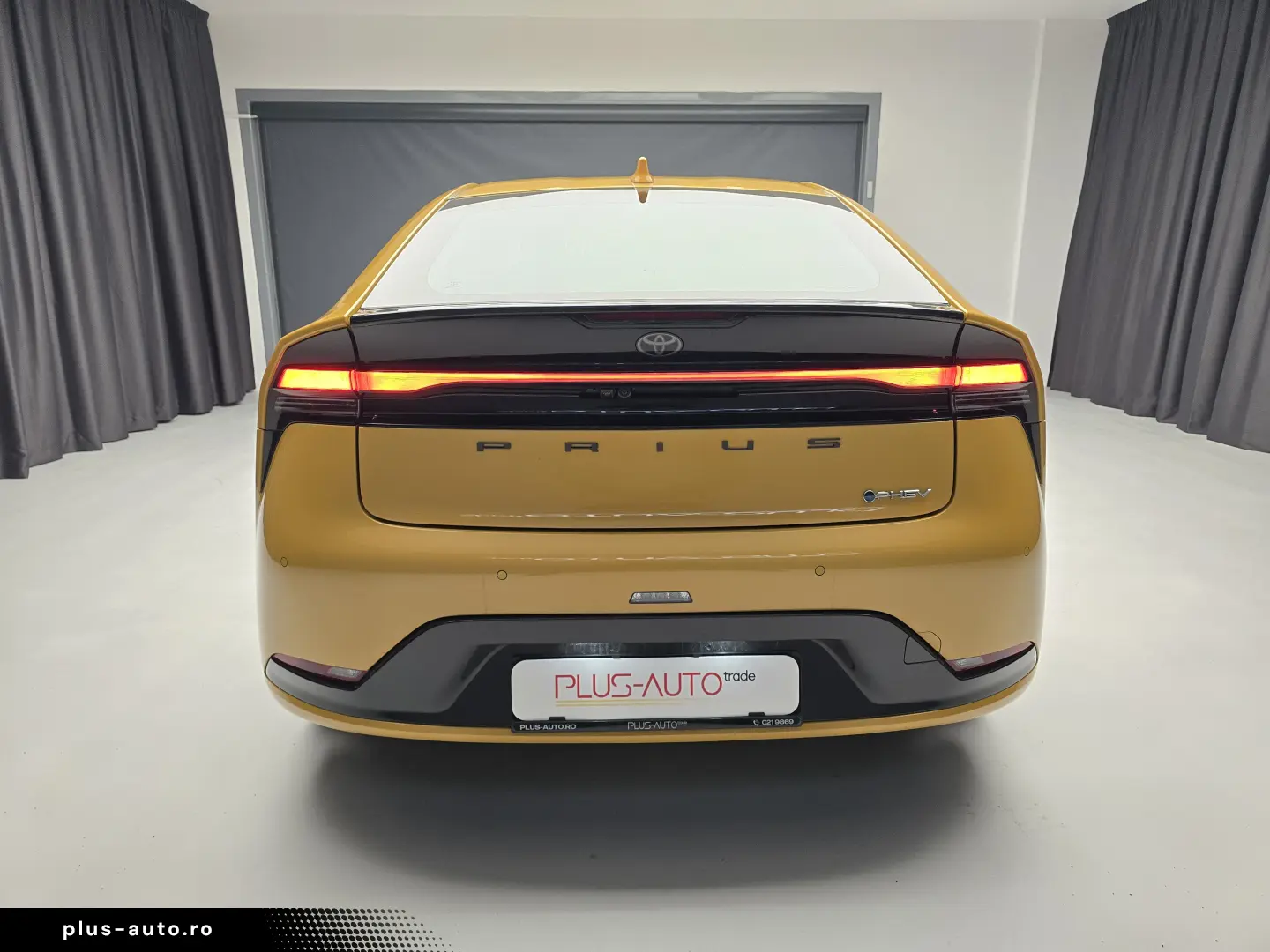 Toyota Prius PHEV Executive