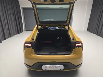 Toyota Prius PHEV Executive