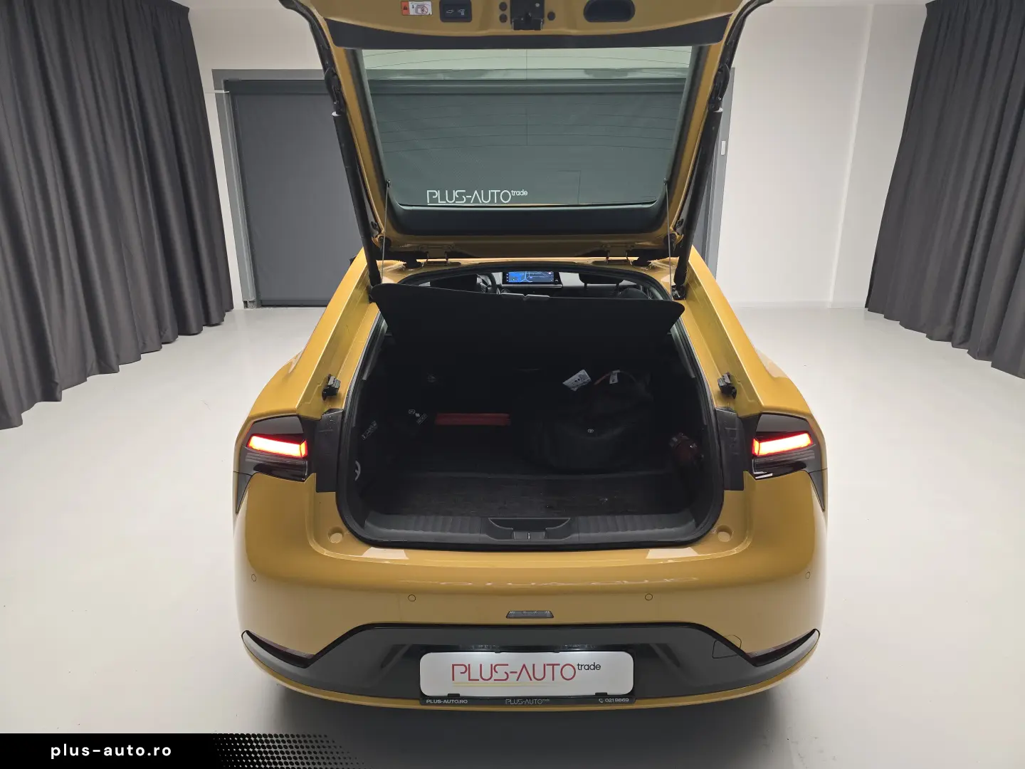 Toyota Prius PHEV Executive