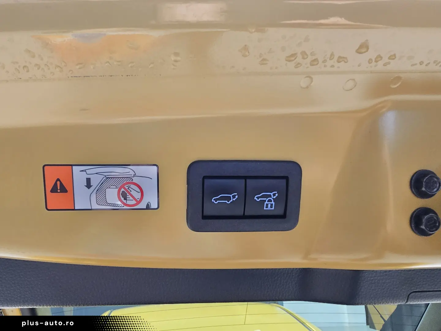 Toyota Prius PHEV Executive