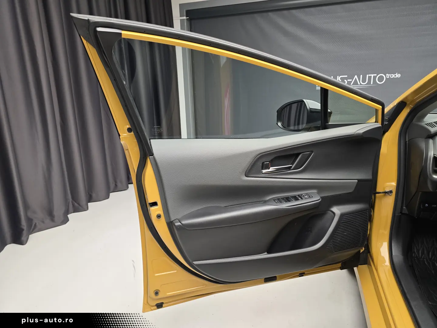 Toyota Prius PHEV Executive