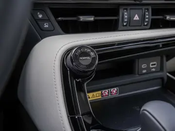 Lexus NX 350h Luxury AWD