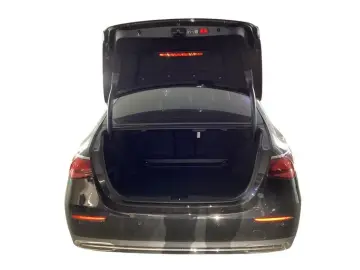 MERCEDES-BENZ E 220 d 4M PANO DIGIT. DIST. 360C