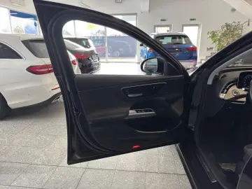 MERCEDES-BENZ E 220 d Avantgarde Advanced Panorama DISTRONIC
