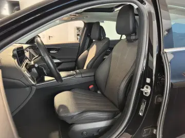 MERCEDES-BENZ E 220 d Avantgarde Advanced Panorama DISTRONIC