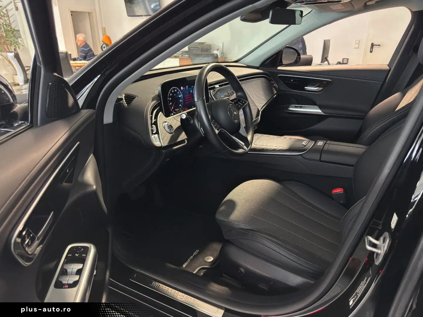 MERCEDES-BENZ E 220 d Avantgarde Advanced Panorama DISTRONIC