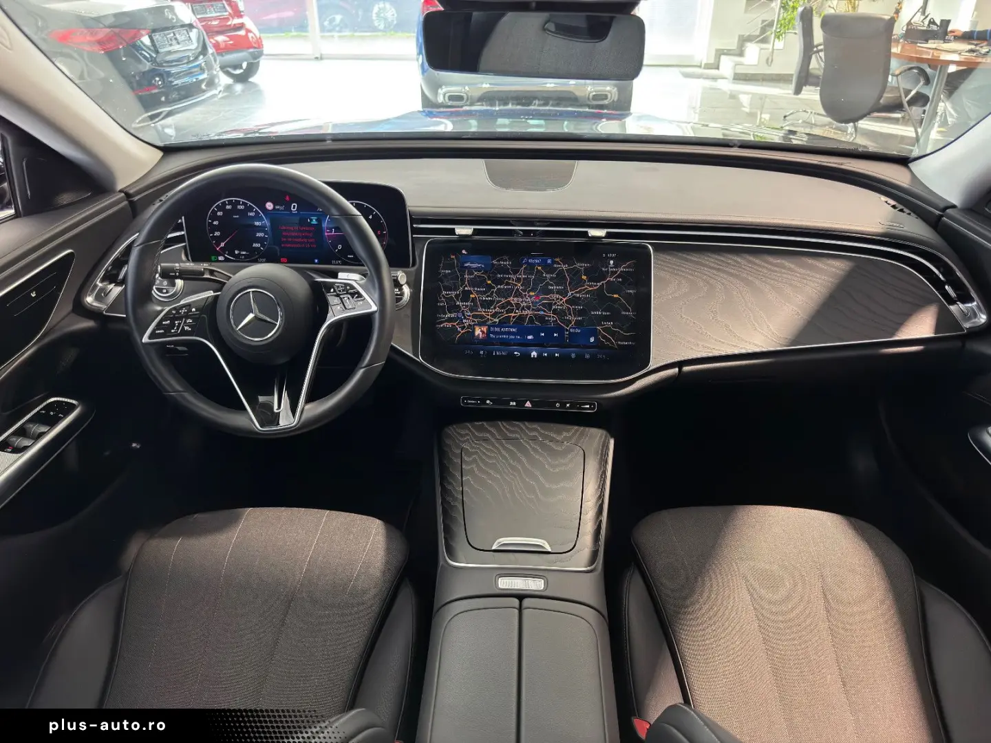 MERCEDES-BENZ E 220 d Avantgarde Advanced Panorama DISTRONIC