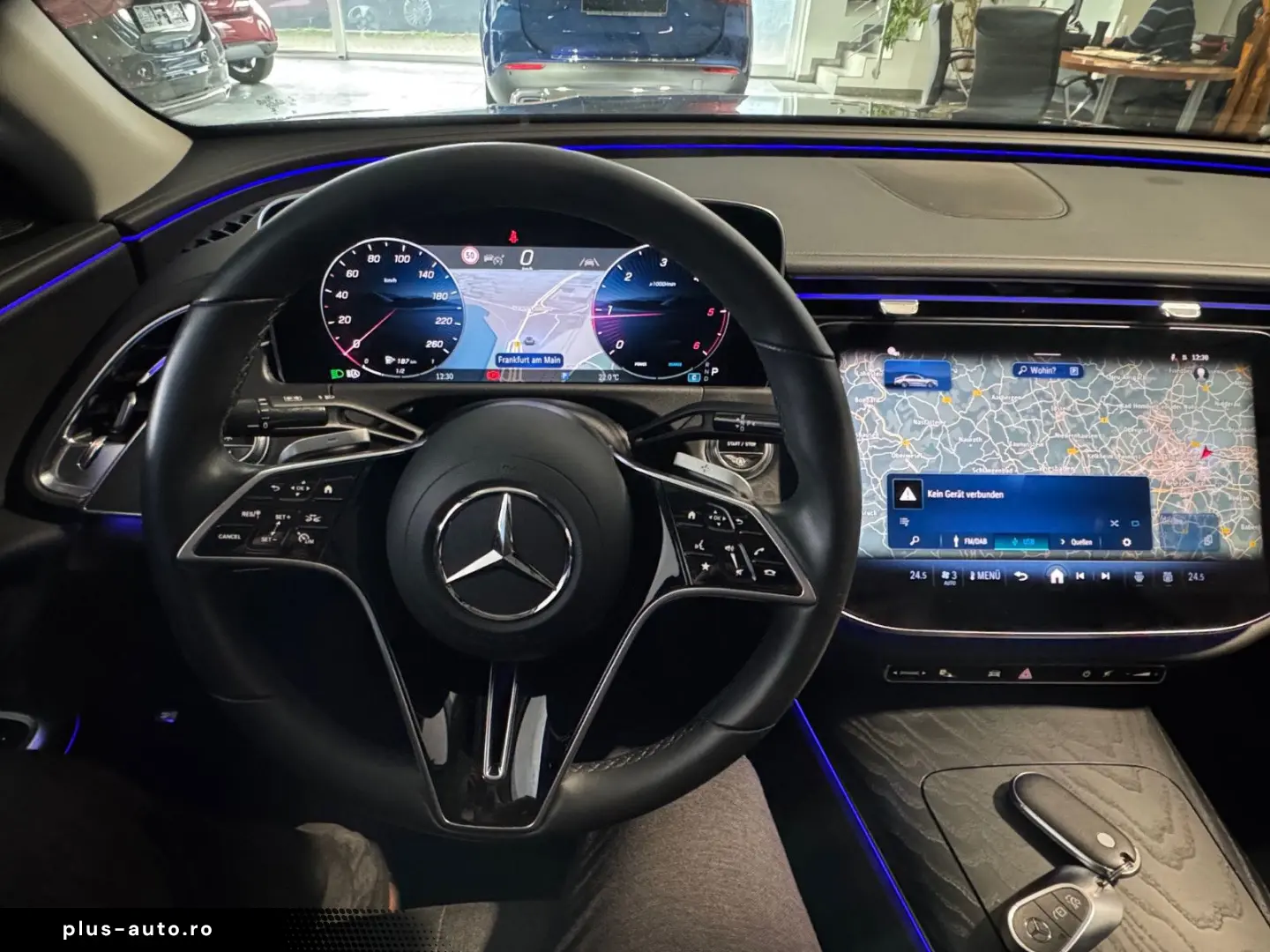 MERCEDES-BENZ E 220 d Avantgarde Advanced Panorama DISTRONIC