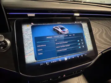 MERCEDES-BENZ E 220 d Avantgarde Advanced Panorama DISTRONIC