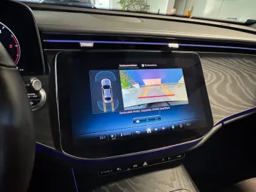 MERCEDES-BENZ E 220 d Avantgarde Advanced Panorama DISTRONIC