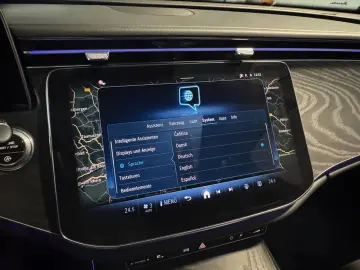 MERCEDES-BENZ E 220 d Avantgarde Advanced Panorama DISTRONIC