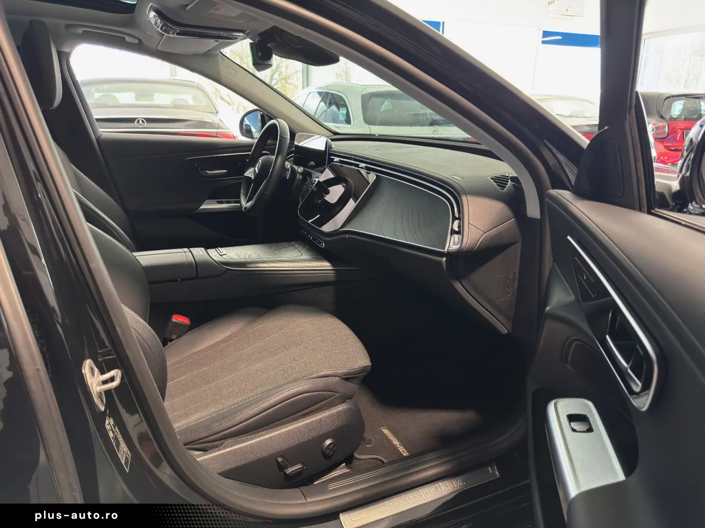 MERCEDES-BENZ E 220 d Avantgarde Advanced Panorama DISTRONIC