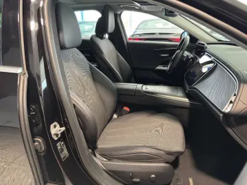 MERCEDES-BENZ E 220 d Avantgarde Advanced Panorama DISTRONIC