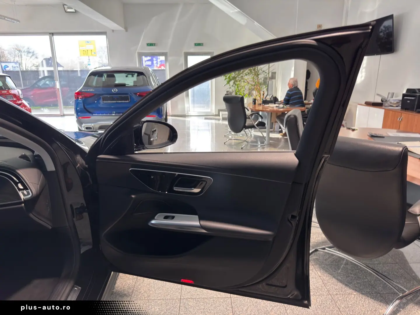 MERCEDES-BENZ E 220 d Avantgarde Advanced Panorama DISTRONIC