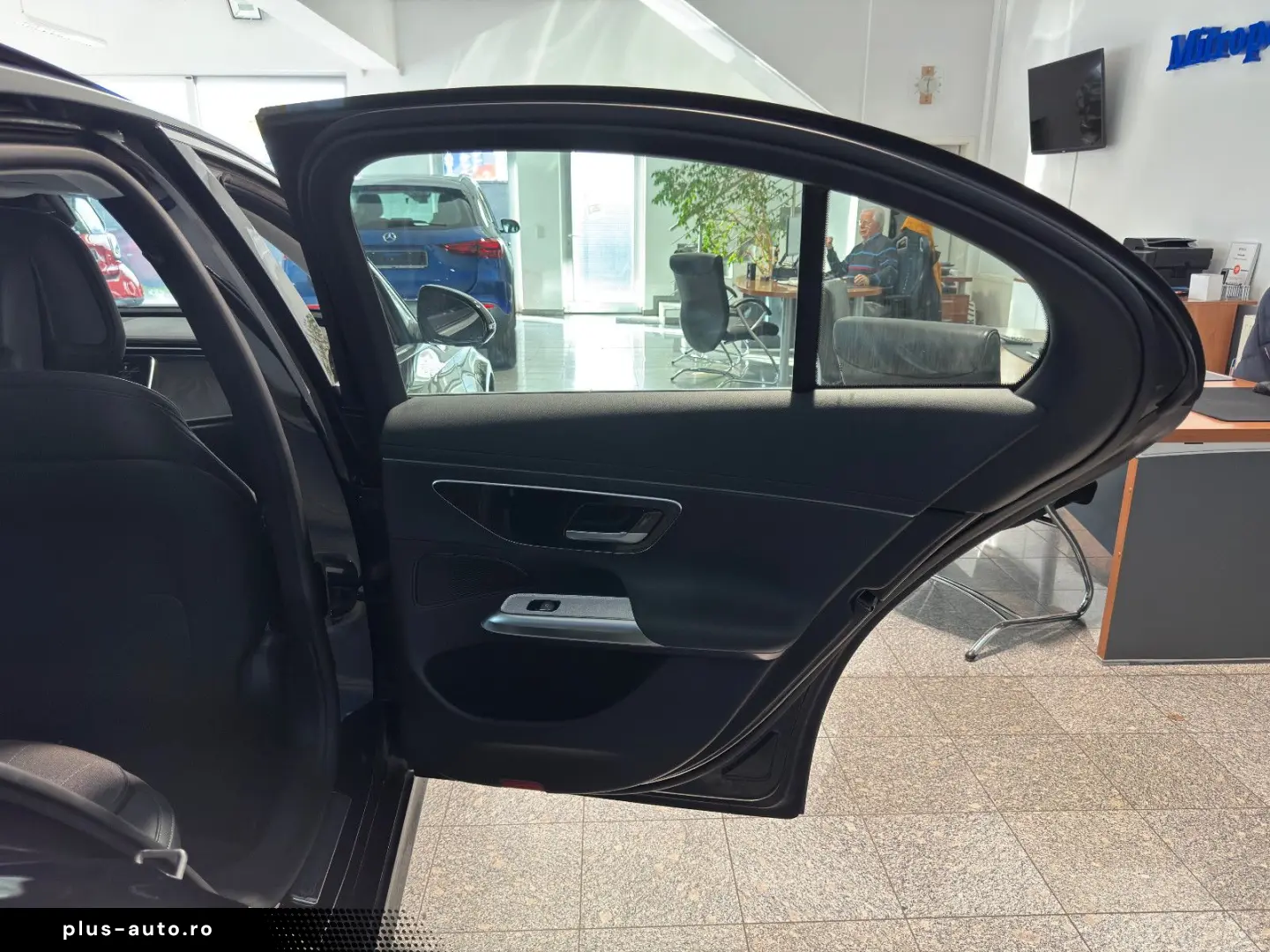 MERCEDES-BENZ E 220 d Avantgarde Advanced Panorama DISTRONIC
