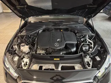 MERCEDES-BENZ E 220 d Avantgarde Advanced Panorama DISTRONIC