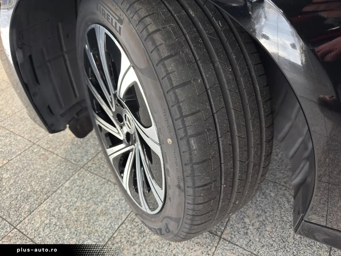 MERCEDES-BENZ E 220 d Avantgarde Advanced Panorama DISTRONIC