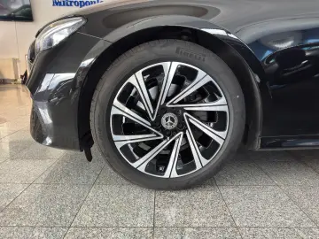 MERCEDES-BENZ E 220 d Avantgarde Advanced Panorama DISTRONIC