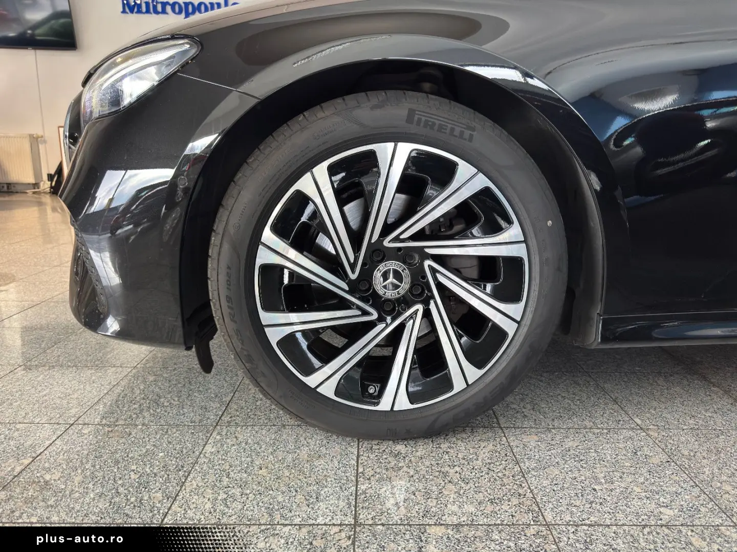 MERCEDES-BENZ E 220 d Avantgarde Advanced Panorama DISTRONIC