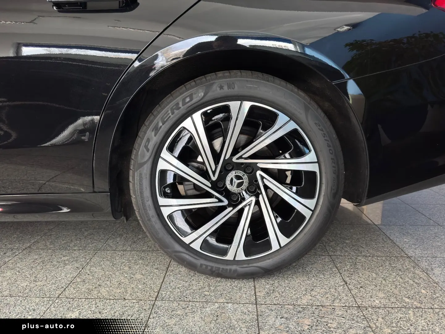 MERCEDES-BENZ E 220 d Avantgarde Advanced Panorama DISTRONIC