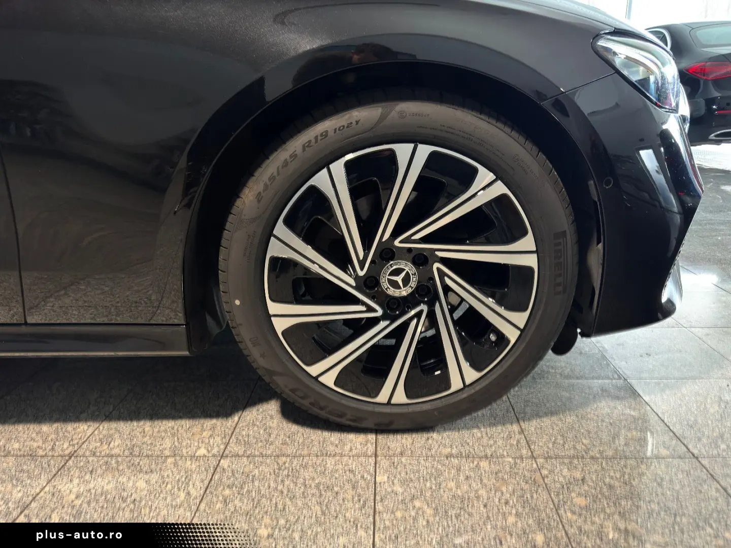 MERCEDES-BENZ E 220 d Avantgarde Advanced Panorama DISTRONIC