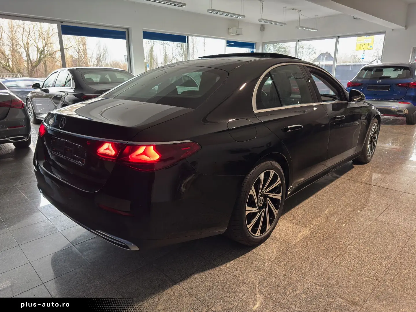 MERCEDES-BENZ E 220 d Avantgarde Advanced Panorama DISTRONIC