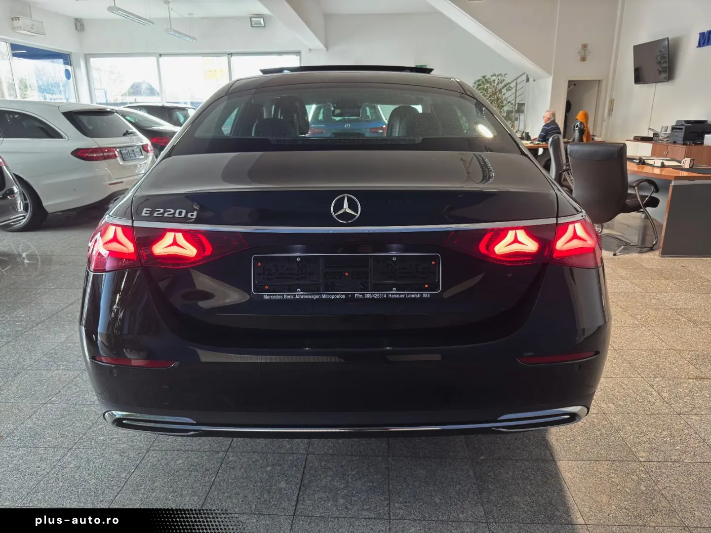 MERCEDES-BENZ E 220 d Avantgarde Advanced Panorama DISTRONIC