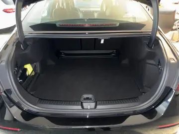 MERCEDES-BENZ E 220 d Avantgarde Advanced Panorama DISTRONIC